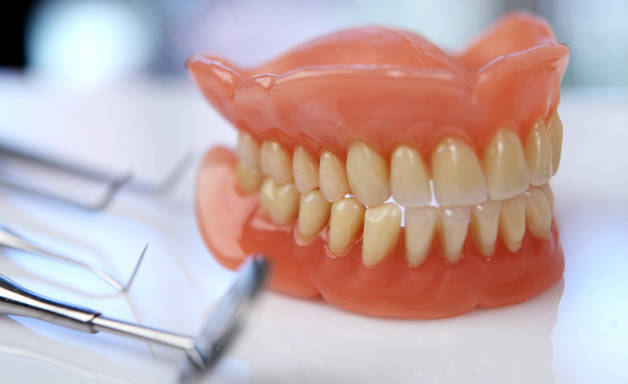 sjemnye-zubnye-protezy